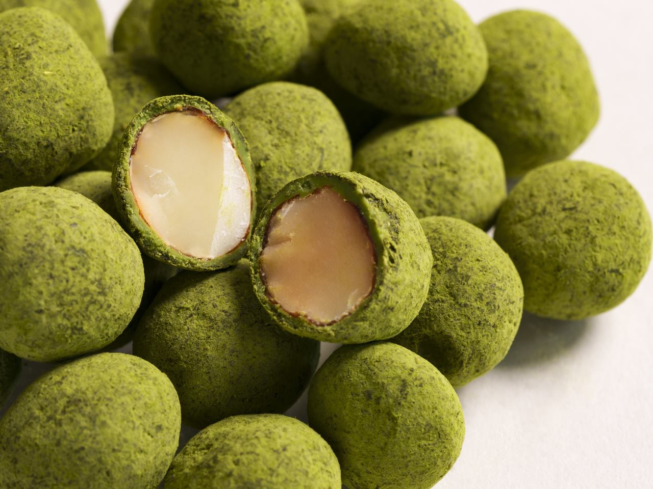 Matcha Macadamia Nuts 新発売