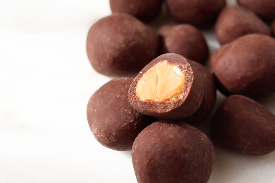 【終了】オンライン限定 チョコレートカバードナッツ プレゼント