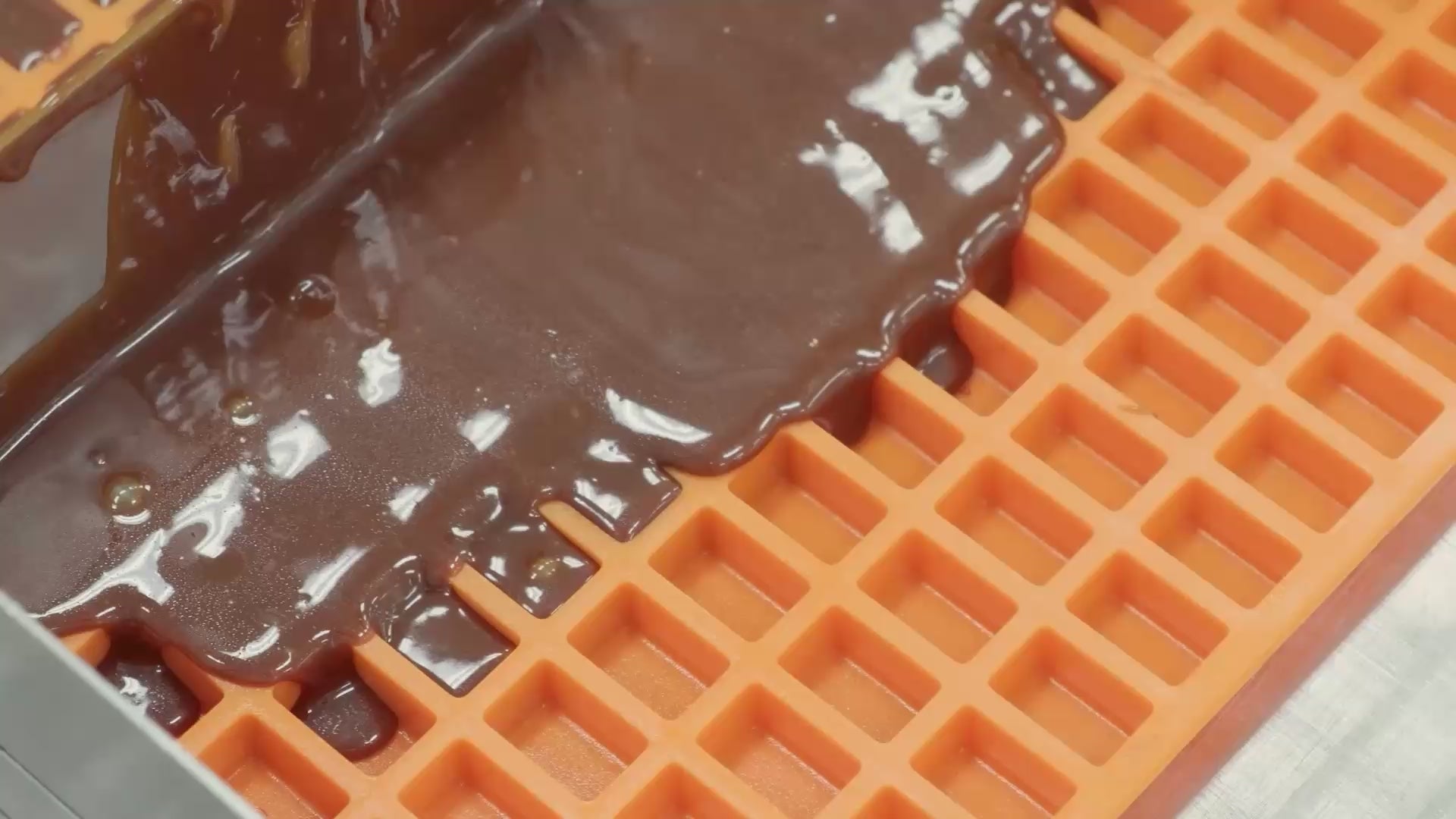 ビデオをロード: 